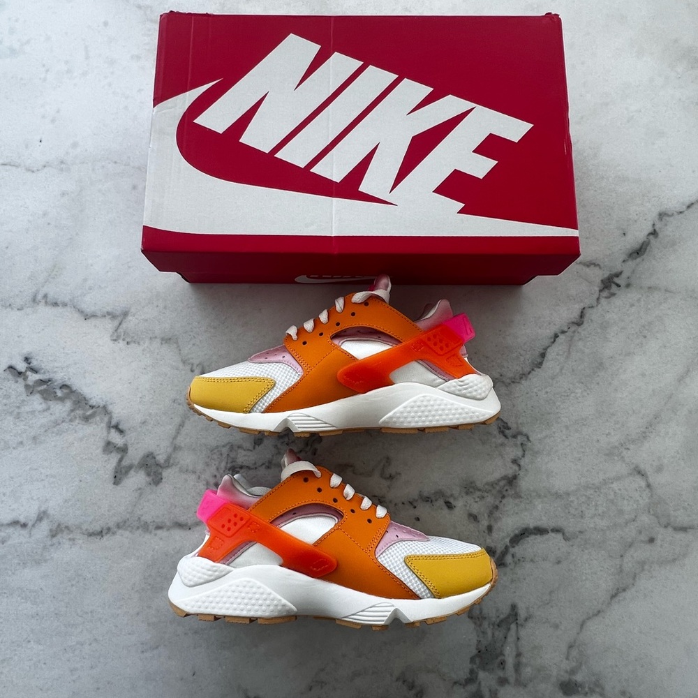 Nike Air Huarache ‘Solar Flare Soft Pink’